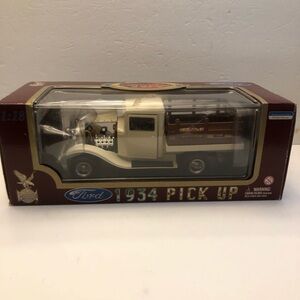 Ford 1934 Pick Up Truck Die Cast Metal Scale 1:18  showing open engine